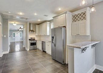 Ivory White Solid Wood Cabinets