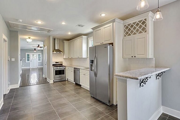 Ivory White Solid Wood Cabinets